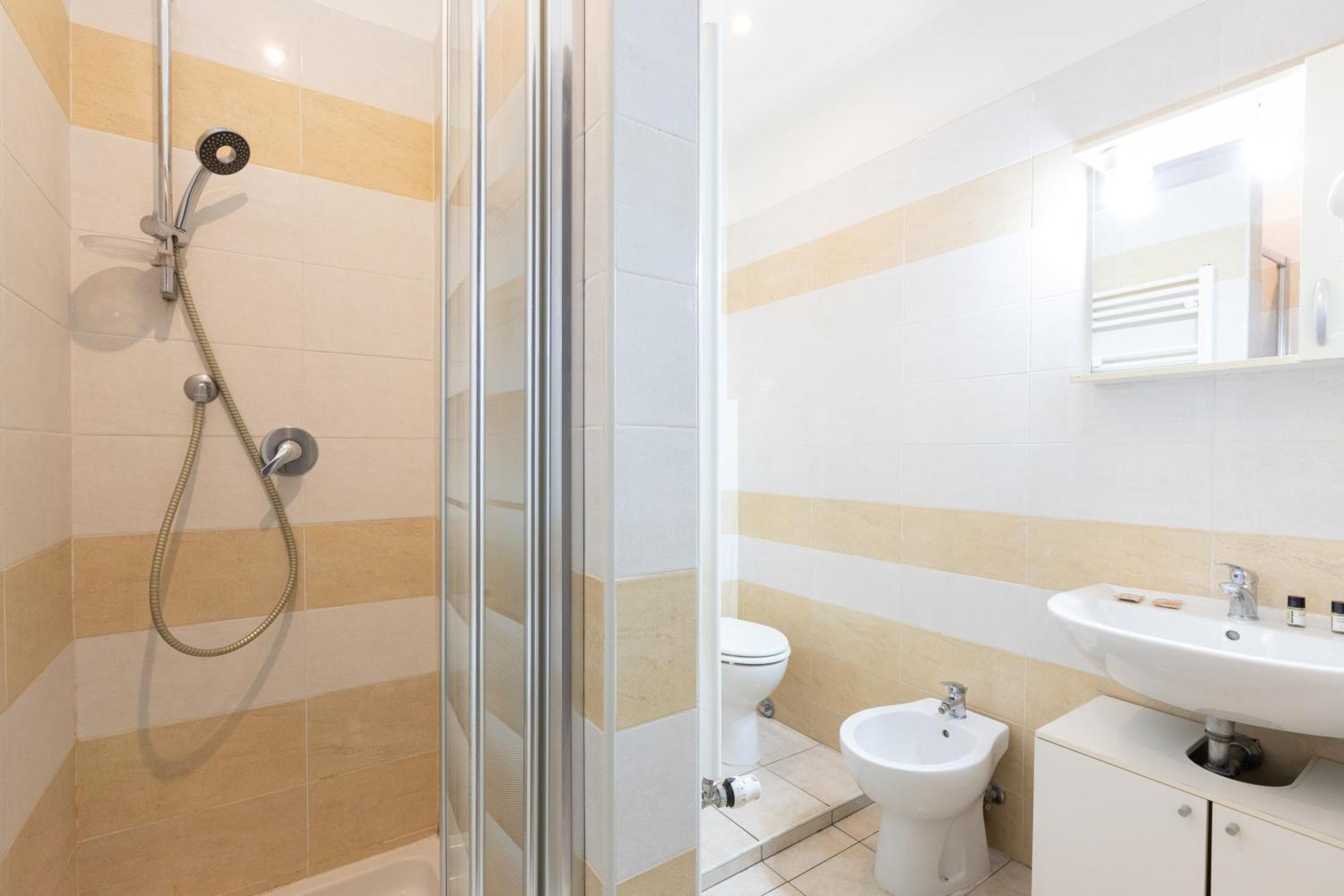Affittacamere Alpino 76 Rome Exterior photo